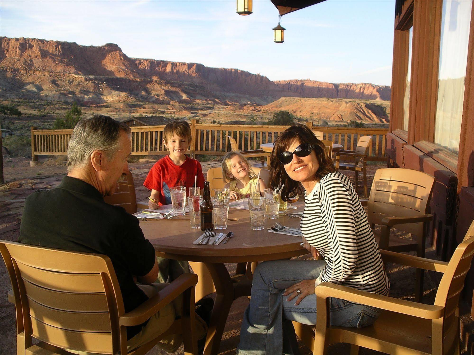 The Rim Rock Inn トーリー エクステリア 写真